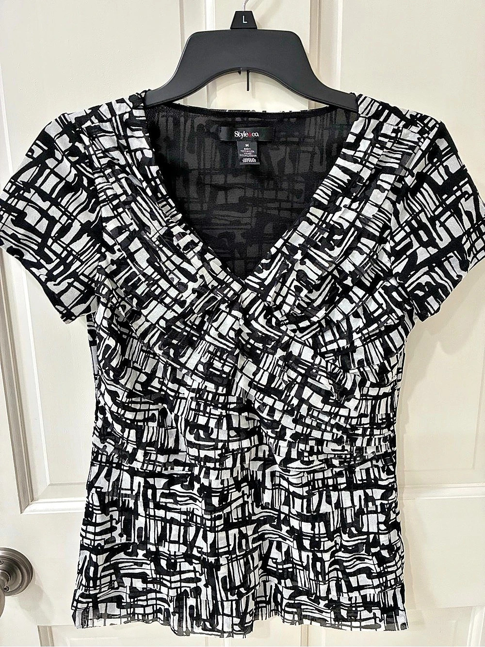 Style&co Abstract Short Sleeve Top Black & White Size Medium